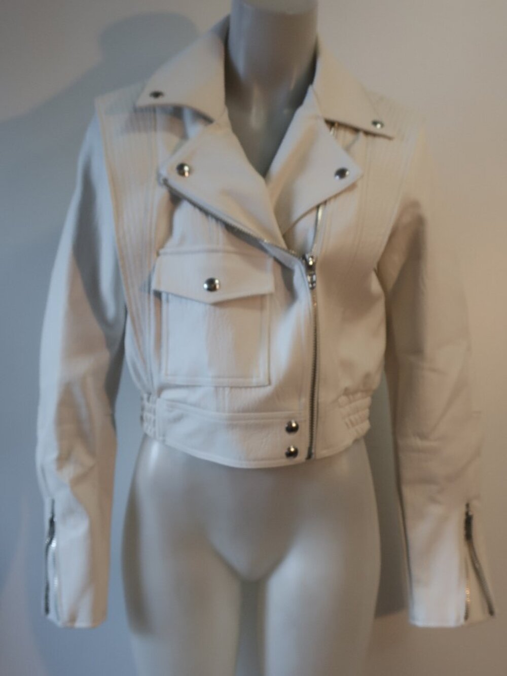 Womens Blank NYC (Item- 70) White Faux Leather Zip Moto Jacket M - Picture 4 of 16